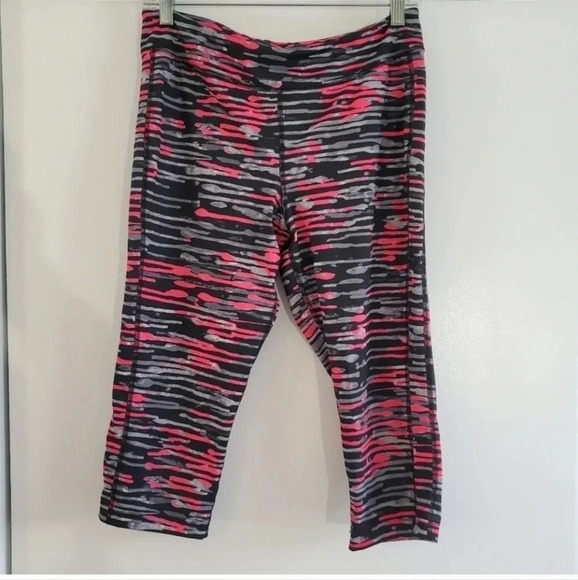 PC Neroflex Pink Stripe Workout Medium Capri Pant - Picture 1 of 8